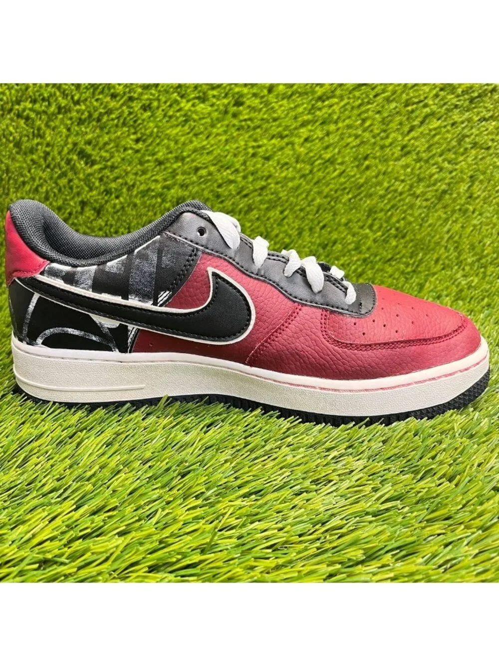 Nike Air Force 1 Low Boys Size 7Y Red Black Athletic Leather Shoes Sneakers